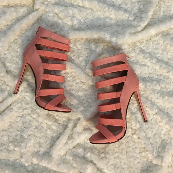 COPY - Cute strappy ankle bootie - Picture 1 of 4